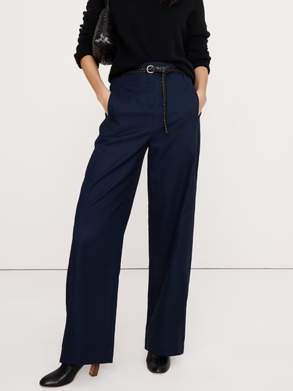 NEW! Banana Republic RT$140 Navy Blue Supersoft Cotton Barrel-Leg Chino Pants 12